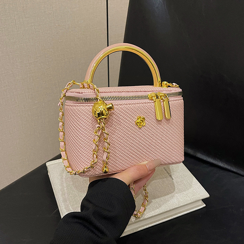 quilted bag style reference — color option 1